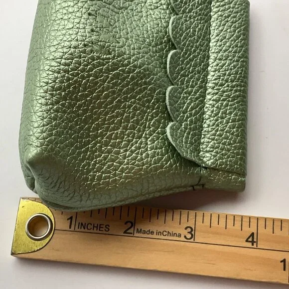 Portland Leather Goods Metallic Green Scalloped Leather Coin Purse Penny Pouch - Picture 6 of 11